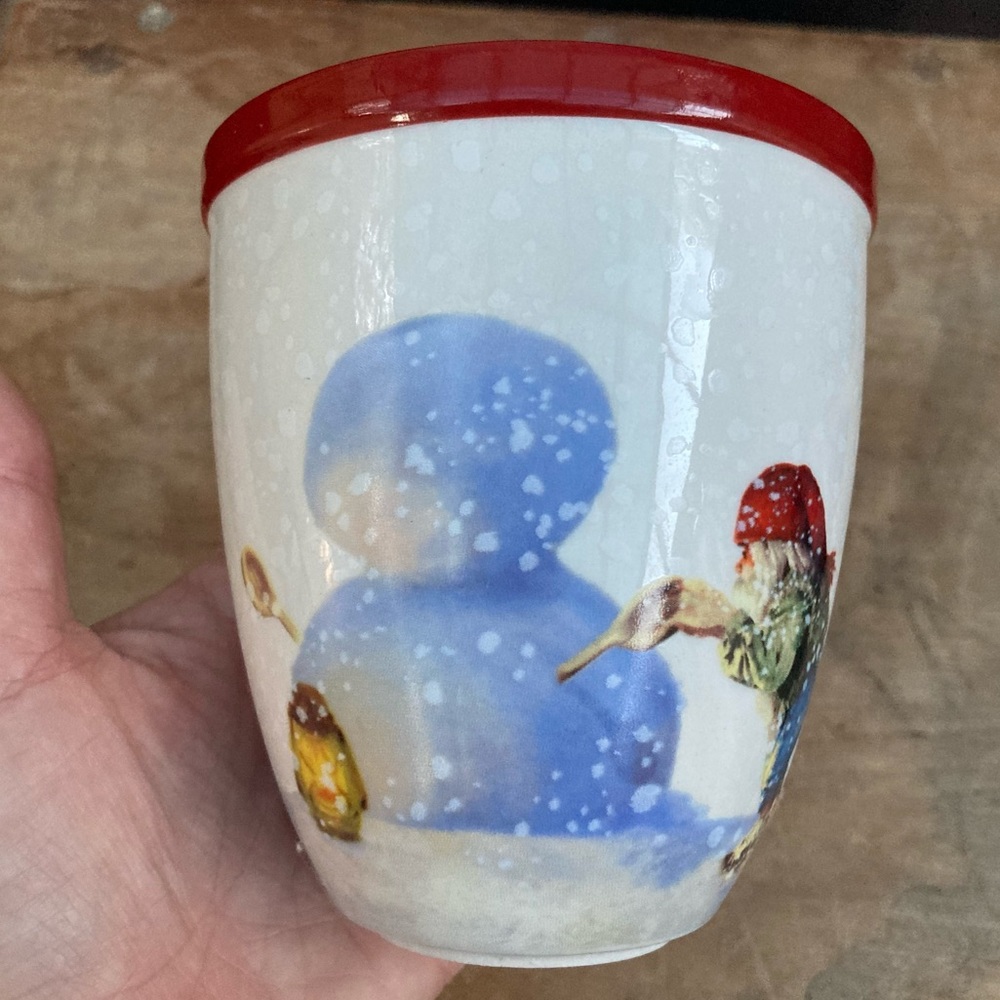 William‎ Sonoma Christmas mug Nordic Elf building a snowman snowy day